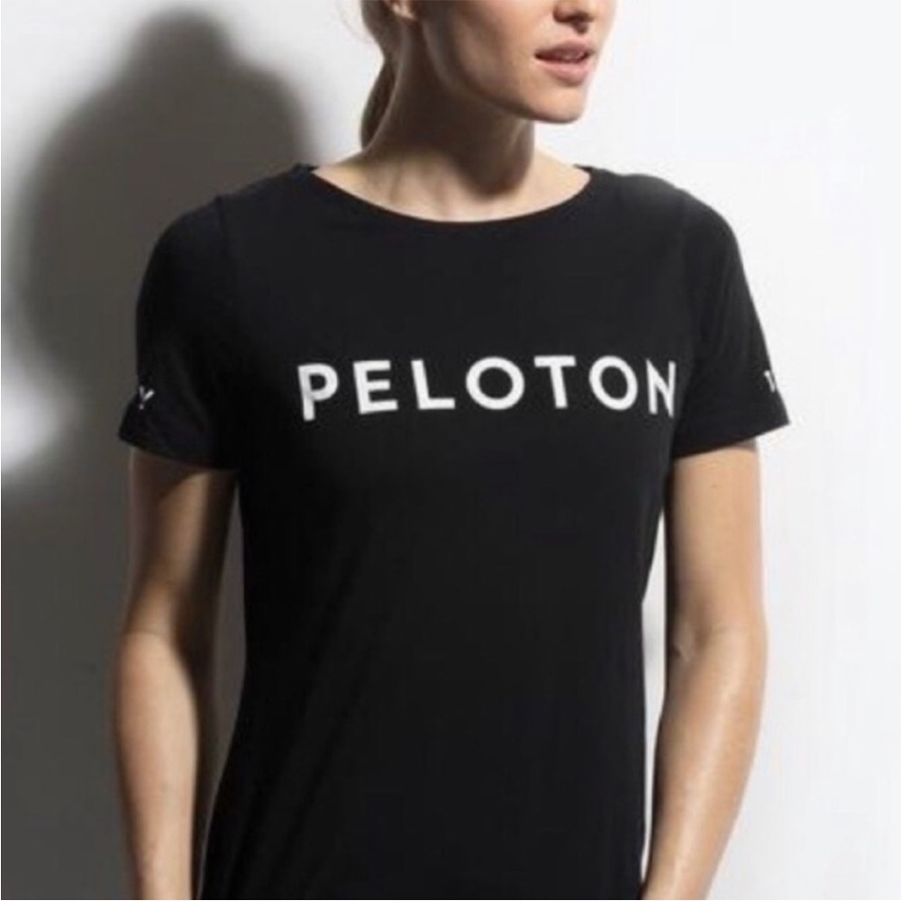 Peloton Women’s T Shirt Century 100 Large Black Short Sleeve